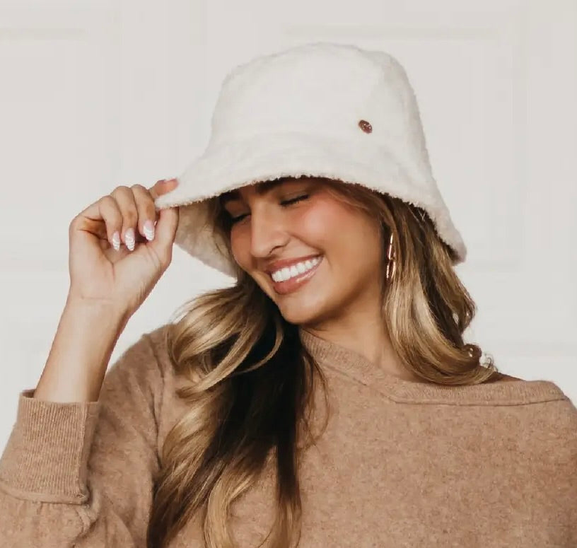 Mindy Soft Cozy Bucket Hat